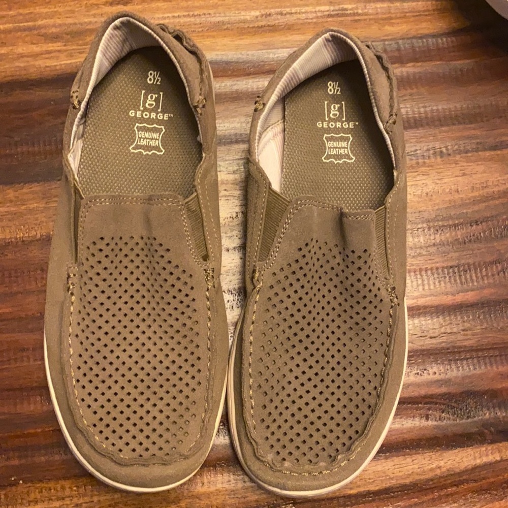 Worn a couple times, brand George, Men’s S 8.5